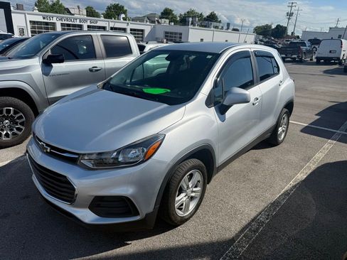 Used 2020 Chevrolet Trax LS w/ Tint and Cruise Package FWD image 1