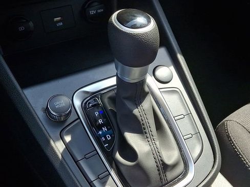 Used 2023 Hyundai Kona SEL AWD/4WD image 16