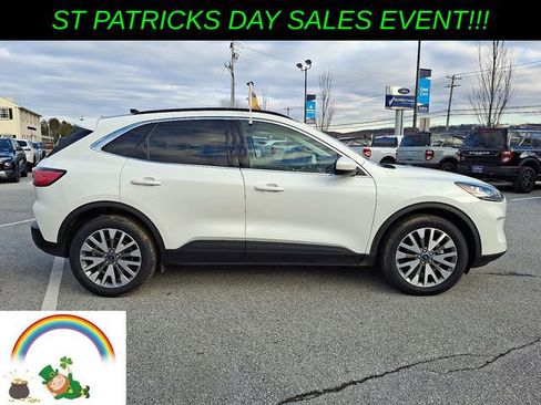 Certified 2022 Ford Escape Titanium w/ Class II Trailer Tow Package image 12