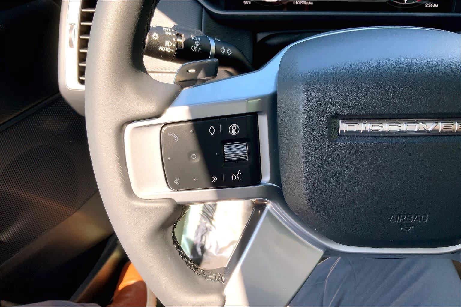 Used 2025 Land Rover Discovery Dynamic SE AWD/4WD image 43