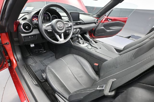 Used 2022 MAZDA MX-5 Miata RF Grand Touring RWD image 16