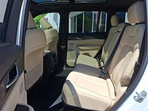 New 2026 Jeep Grand Cherokee Limited AWD/4WD image 6