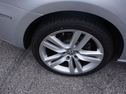 Used 2014 Volkswagen CC Executive FWD image 11