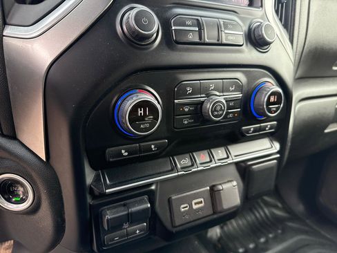 Used 2022 Chevrolet Silverado 3500 LT image 11