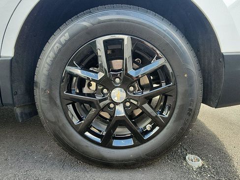 Used 2024 Chevrolet Equinox LT FWD image 9