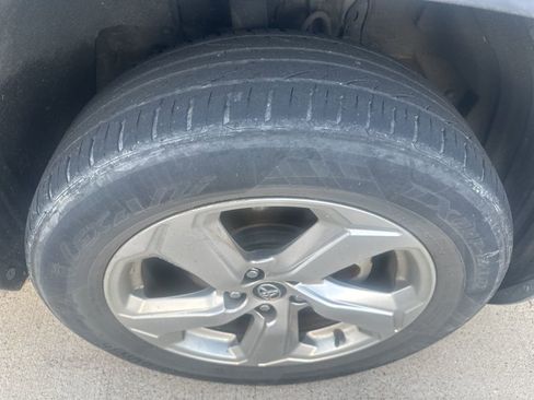 Used 2020 Toyota RAV4 Limited w/ Carpet Mat Package AWD/4WD image 12