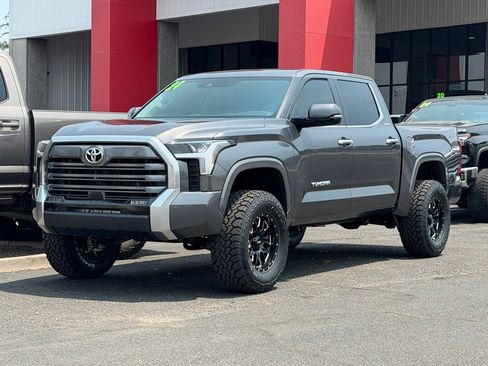 Used 2024 Toyota Tundra Limited AWD/4WD image 42