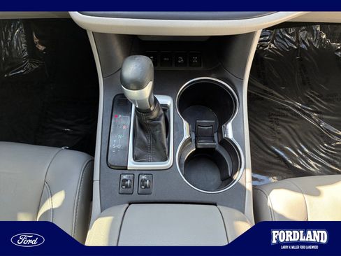 Used 2019 Toyota Highlander XLE AWD/4WD image 30