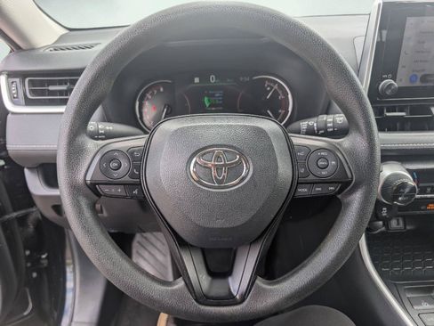 Used 2025 Toyota RAV4 XLE AWD/4WD image 13