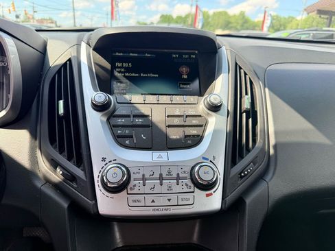 Used 2017 Chevrolet Equinox LT w/ Driver Confidence Package AWD/4WD image 12