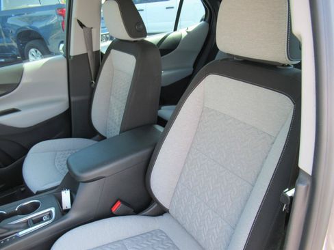 Used 2023 Chevrolet Equinox LS w/ Sport Edition FWD image 18