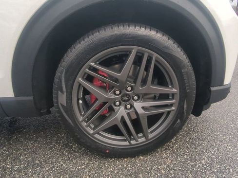 New 2026 Ford Explorer ST-Line w/ ST-Line Street Pack image 12