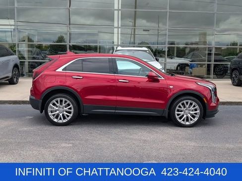 Used 2022 Cadillac XT4 Luxury w/ Cold Weather Package FWD image 8