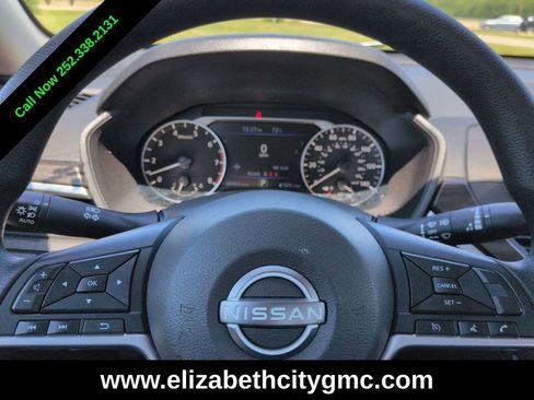 Used 2025 Nissan Altima 2.5 SV FWD image 23