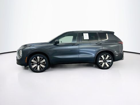 Used 2025 Mitsubishi Outlander SE AWD/4WD image 4