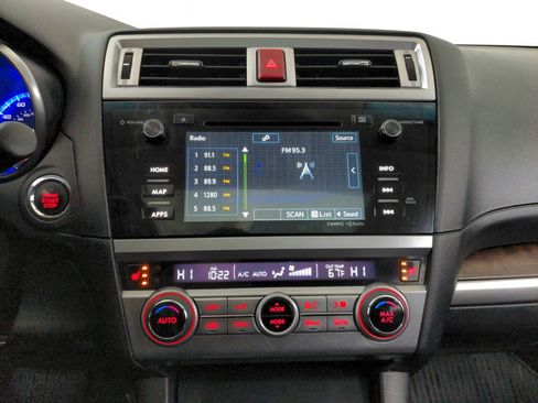 Used 2016 Subaru Outback 2.5i Limited image 22