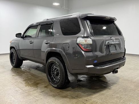 Used 2016 Toyota 4Runner SR5 image 6