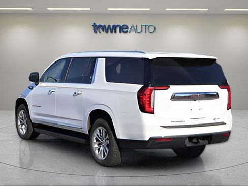 Used 2021 GMC Yukon XL SLT AWD/4WD image 4