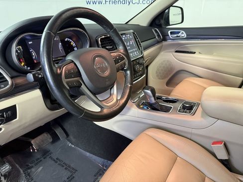 Used 2021 Jeep Grand Cherokee Limited image 18