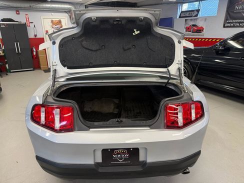 Used 2010 Ford Mustang Coupe image 12