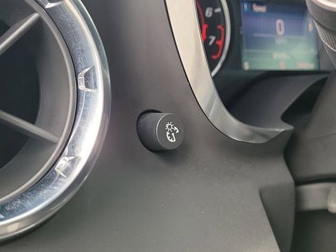 Used 2021 Chevrolet Camaro LT RWD image 9