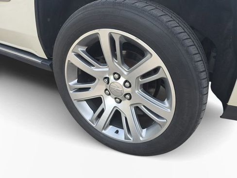 Used 2015 Cadillac Escalade Premium AWD/4WD image 9