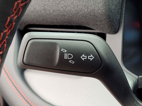 Used 2025 Ford Explorer ST AWD/4WD image 34