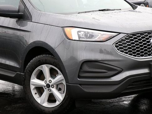 New 2024 Ford Edge SE image 3