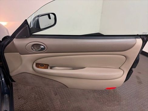 Used 2001 Jaguar XK8 Convertible image 24
