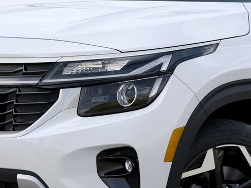 New 2025 Kia Seltos S FWD image 10