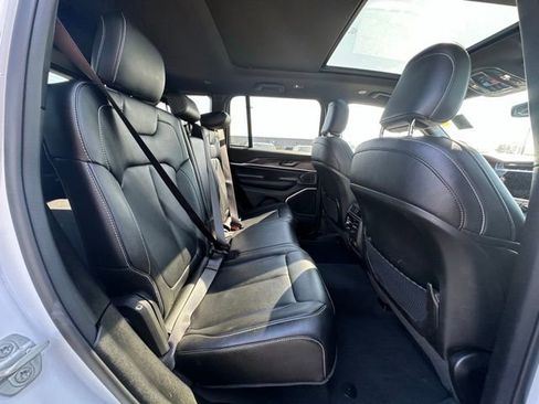 Used 2024 Jeep Grand Cherokee Limited 4xe image 31