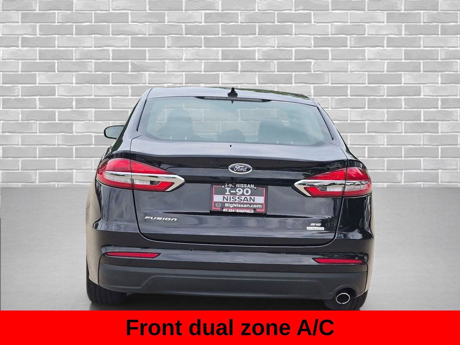 Used 2020 Ford Fusion SE FWD image 10