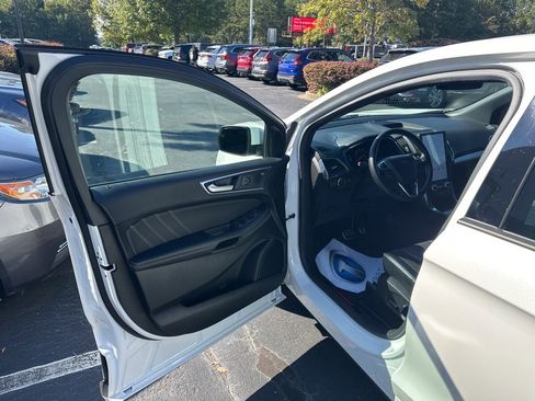 Used 2022 Ford Edge ST image 19