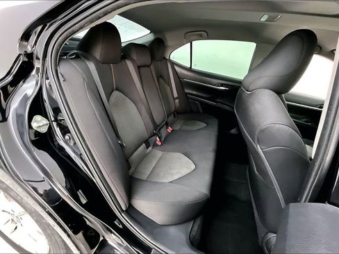 Used 2020 Toyota Camry LE image 33