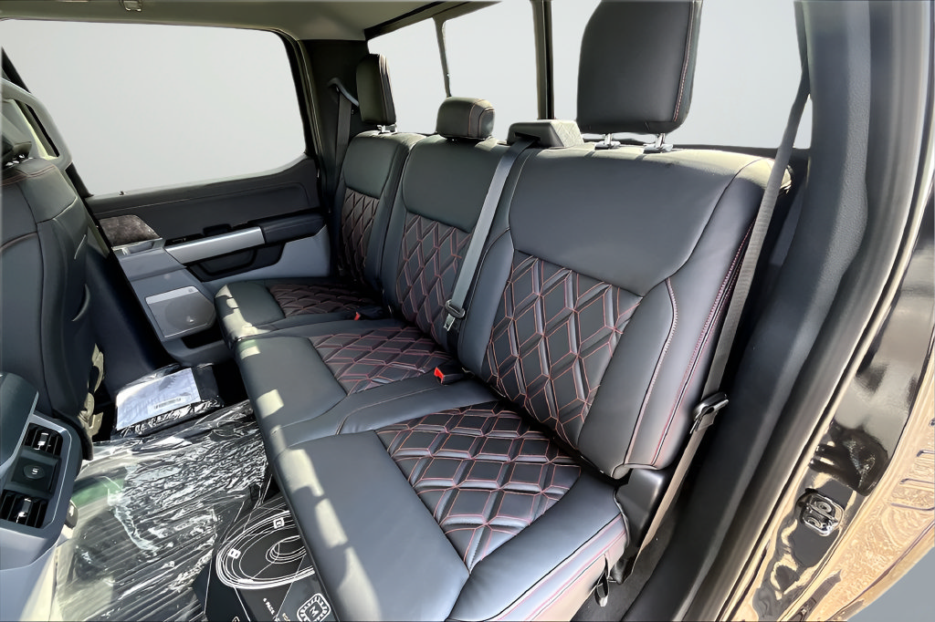 New 2025 Ford F250 XLT w/ Black Appearance Package AWD/4WD image 18