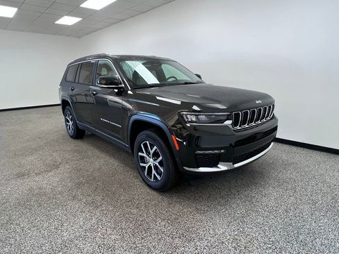 Used 2024 Jeep Grand Cherokee L Limited image 18