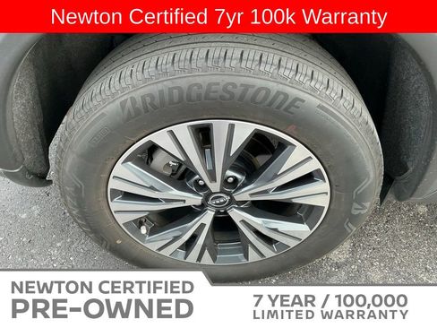 Used 2023 Nissan Rogue SV FWD image 13