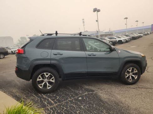 Used 2015 Jeep Cherokee Trailhawk w/ Leather Interior Group AWD/4WD image 14