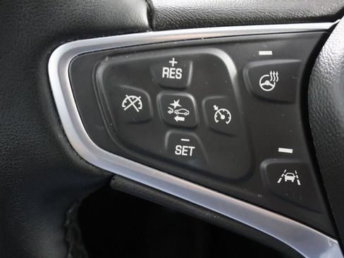 Used 2023 Chevrolet Equinox Premier AWD/4WD image 12