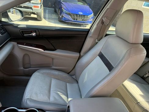 Used 2014 Toyota Camry XLE w/ Leather Package FWD image 14