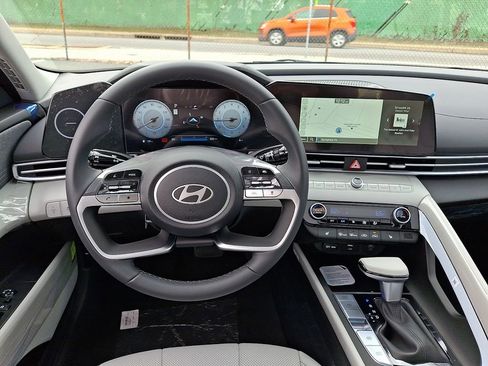 New 2026 Hyundai Elantra Limited FWD image 8