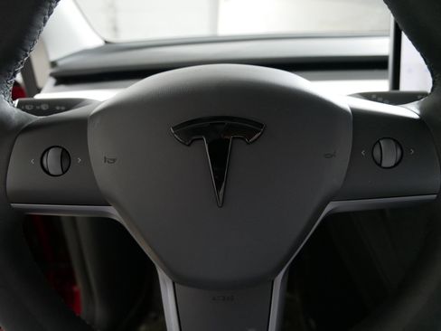 Used 2023 Tesla Model Y Long Range image 25