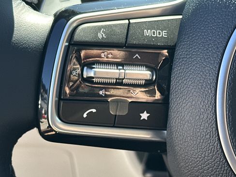 New 2026 Kia Carnival SX Prestige image 25