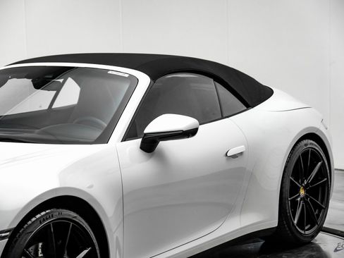 Used 2021 Porsche 911 Carrera 4 AWD/4WD image 31