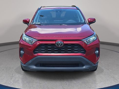 Used 2019 Toyota RAV4 XLE w/ Convenience Package AWD/4WD image 2