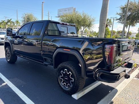 Used 2024 GMC Sierra 2500 AT4X AWD/4WD image 5