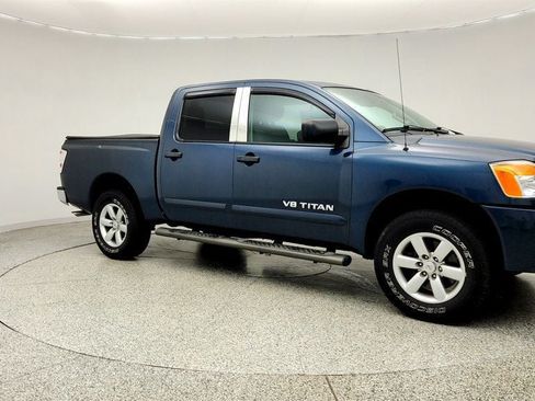 Used 2014 Nissan Titan SV w/ SV Value Truck Package AWD/4WD image 3