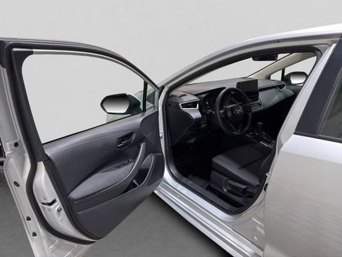 Used 2024 Toyota Corolla LE FWD image 9
