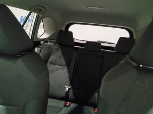 Used 2024 Toyota RAV4 XLE FWD image 37
