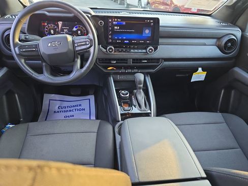 Used 2025 Chevrolet Colorado Trail Boss image 14